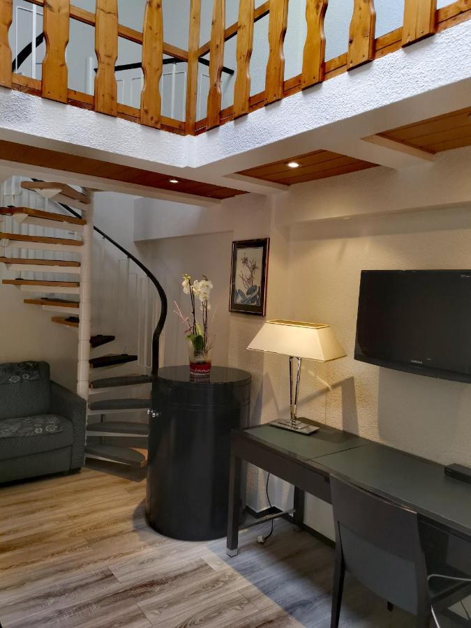 Apartment Split Level,995036851:JPEG